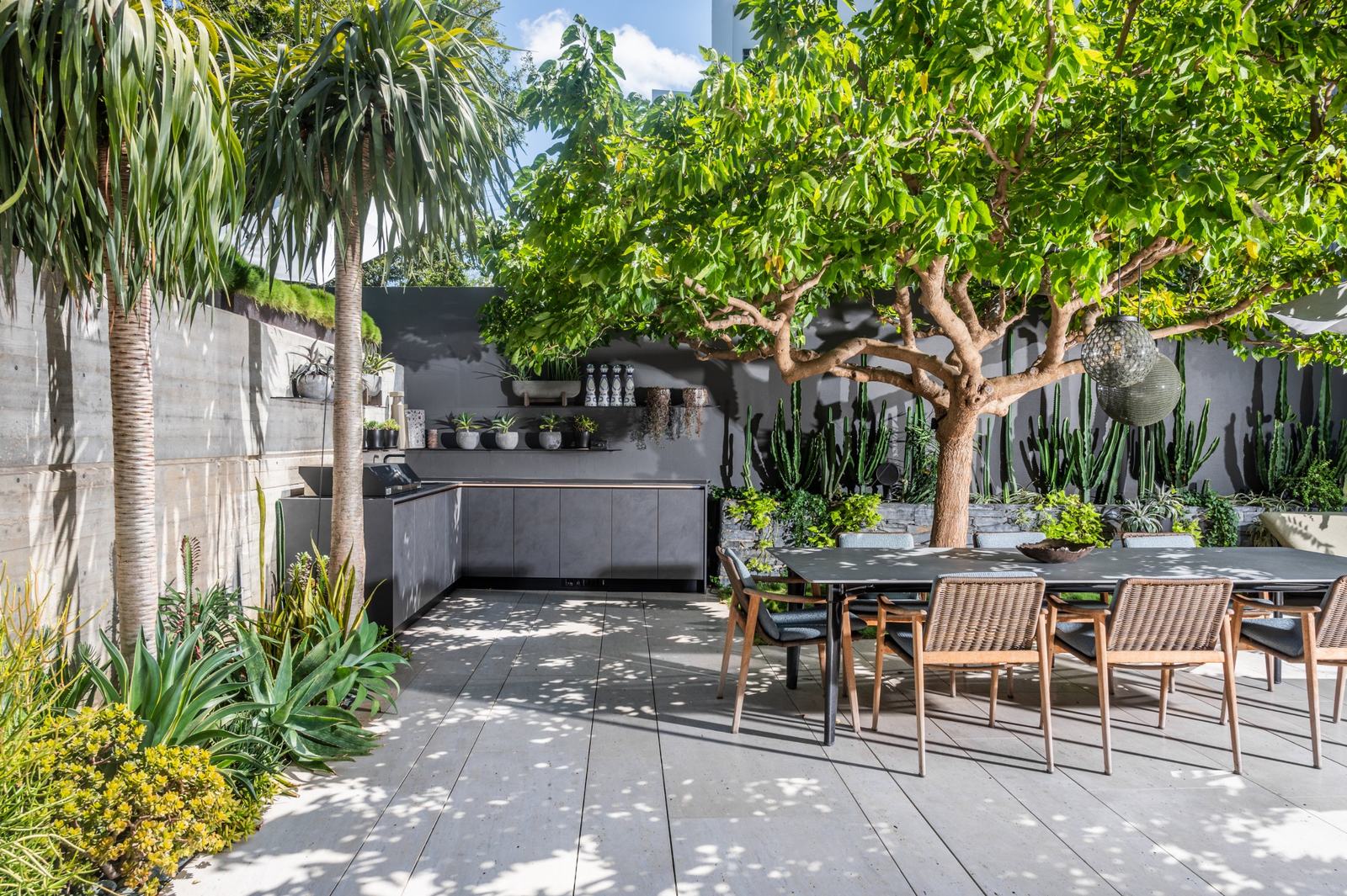 Outdoor kitchens and aerials
