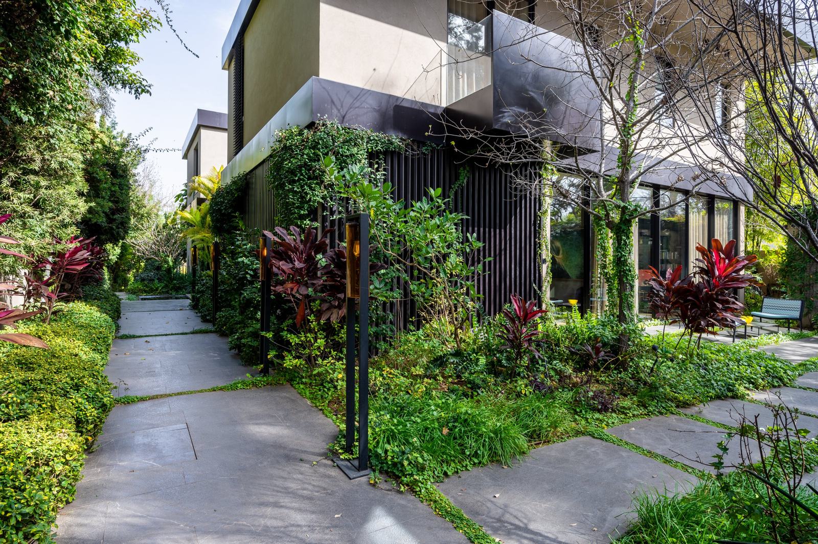 Bamboo courtyard house, photographed by Re-Capture