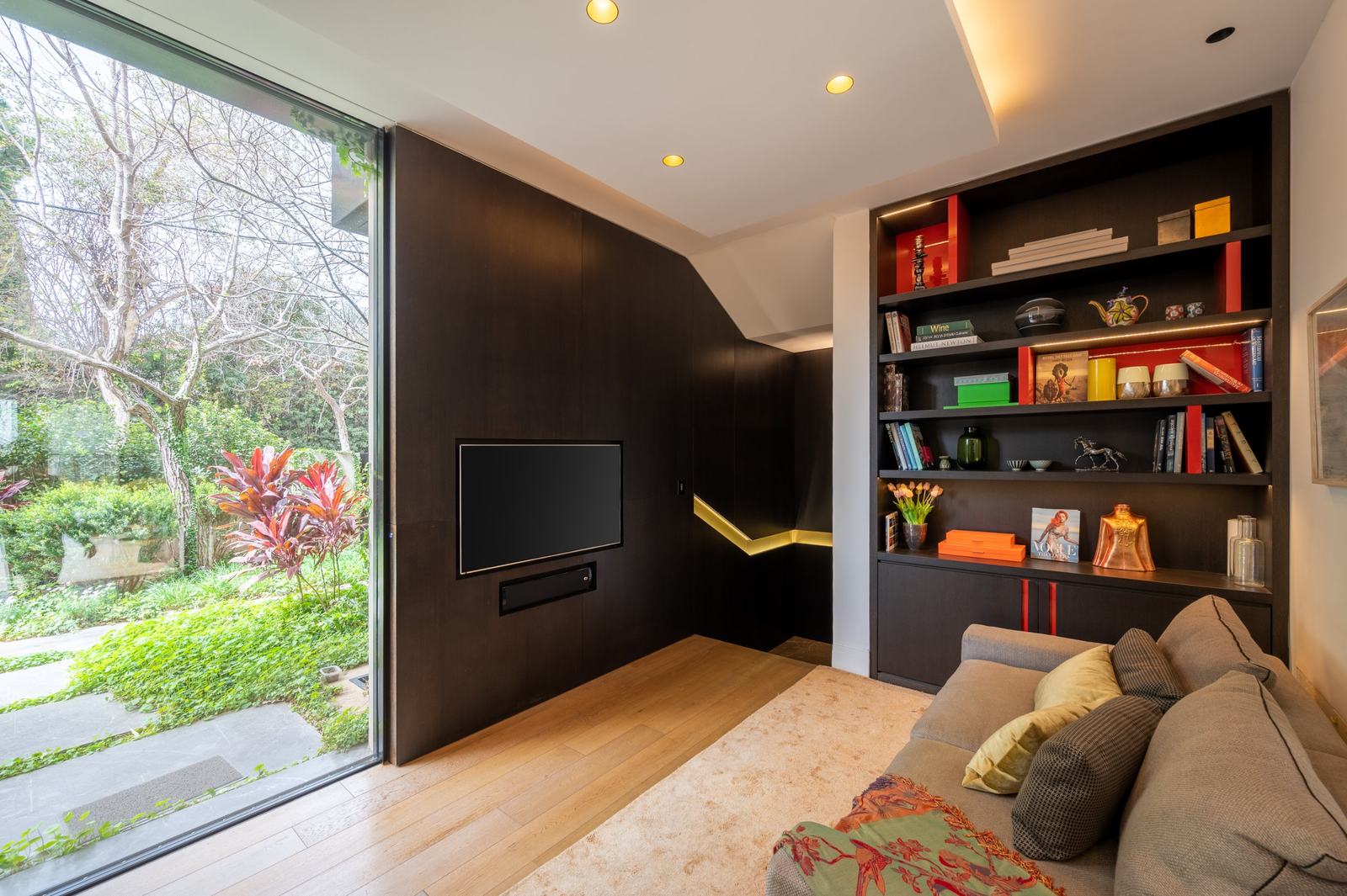 Bamboo courtyard house, photographed by Re-Capture