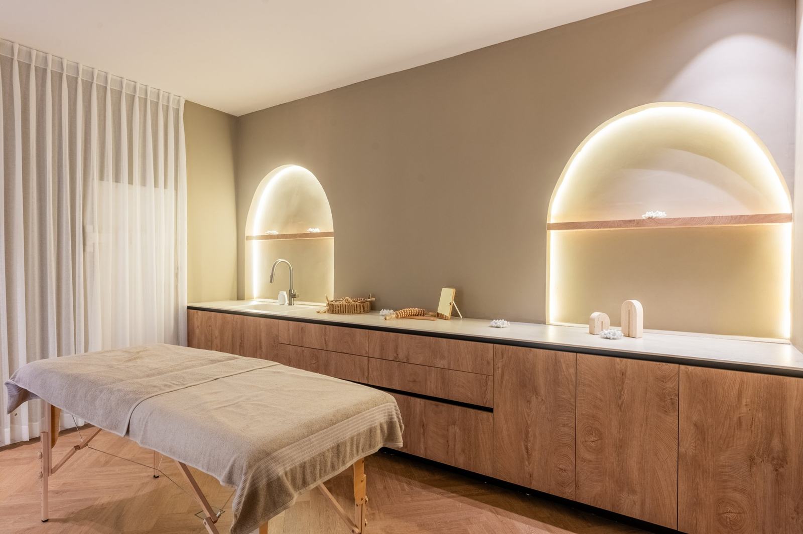 Aesthetic clinic, photographed by Re-Capture